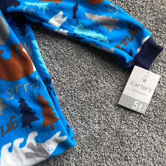 Carters brand one piece footed pajama size 5t new with tags - Picture 2 of 4
